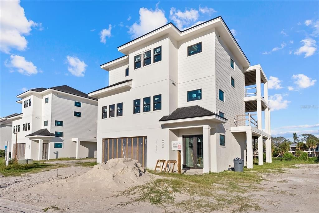 For Sale: $2,800,000 (4 beds, 4 baths, 2970 Square Feet)