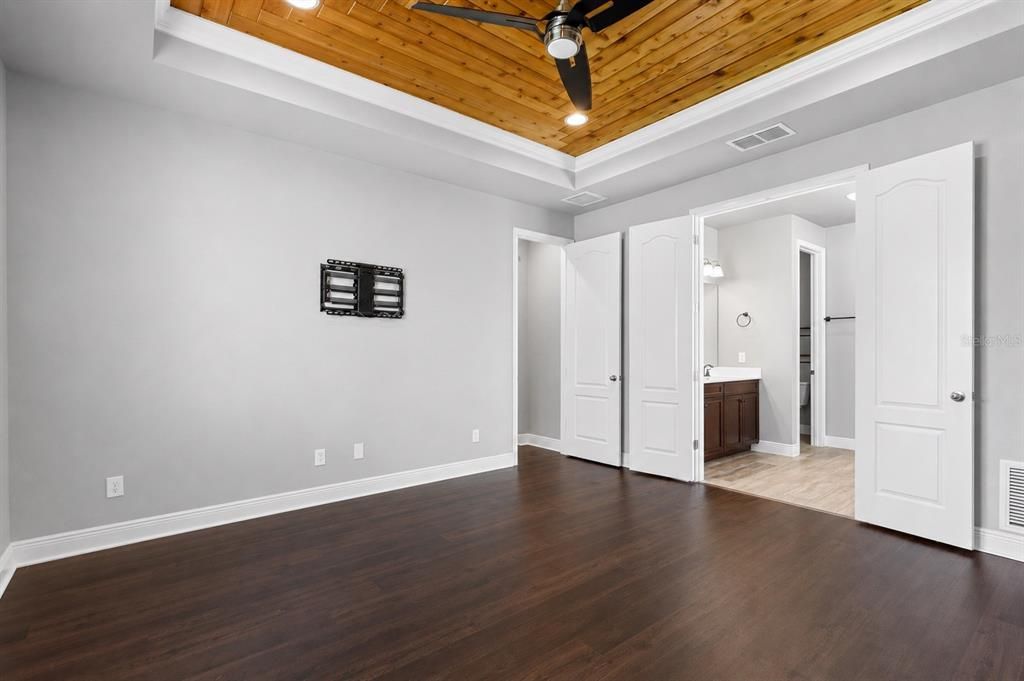 En Venta: $595,000 (3 camas, 3 baños, 2540 Pies cuadrados)