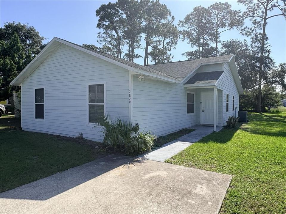 For Rent: $2,000 (3 beds, 2 baths, 1363 Square Feet)