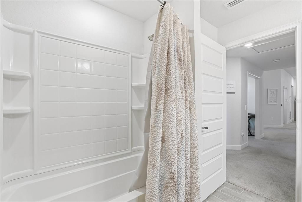 En Venta: $560,000 (4 camas, 2 baños, 2248 Pies cuadrados)