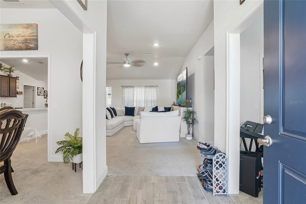 En Venta: $560,000 (4 camas, 2 baños, 2248 Pies cuadrados)