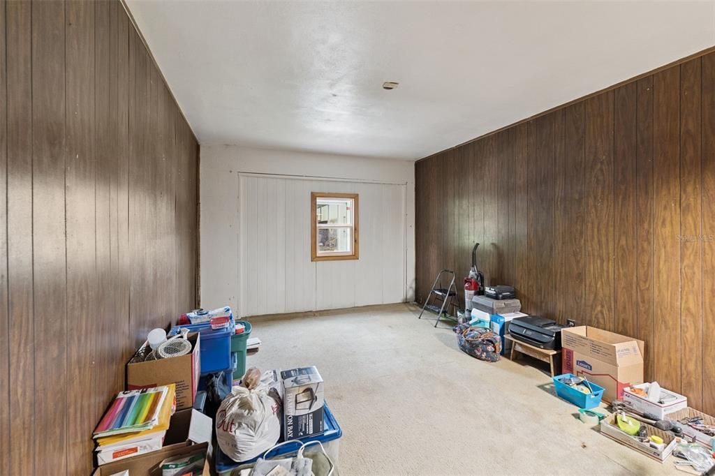 Active With Contract: $215,000 (3 beds, 2 baths, 1092 Square Feet)