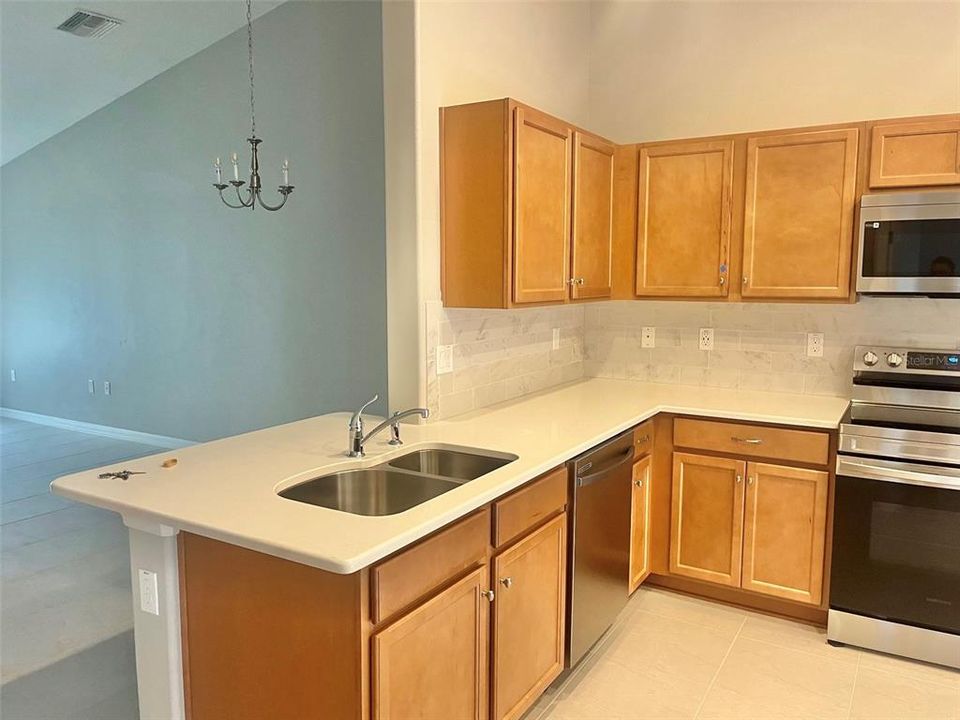 For Sale: $625,000 (8 beds, 0 baths, 3063 Square Feet)