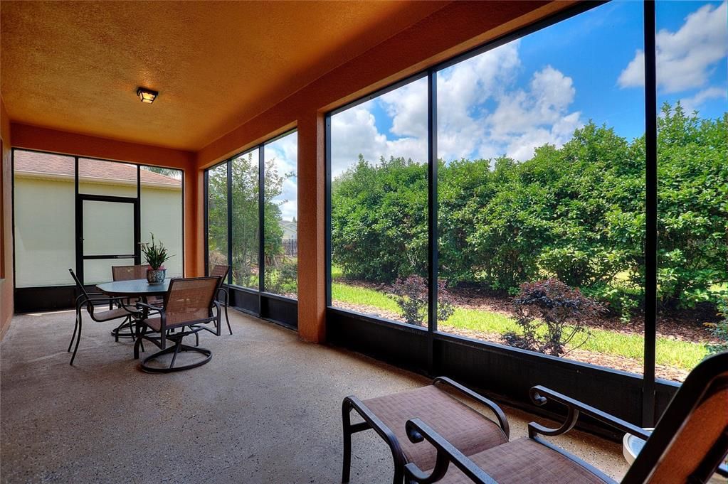 Activo con contrato: $398,500 (2 camas, 2 baños, 2343 Pies cuadrados)
