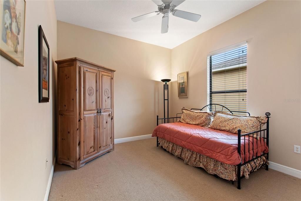 Activo con contrato: $398,500 (2 camas, 2 baños, 2343 Pies cuadrados)