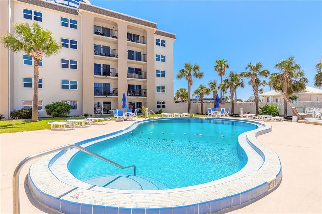 For Sale: $269,000 (2 beds, 2 baths, 1013 Square Feet)