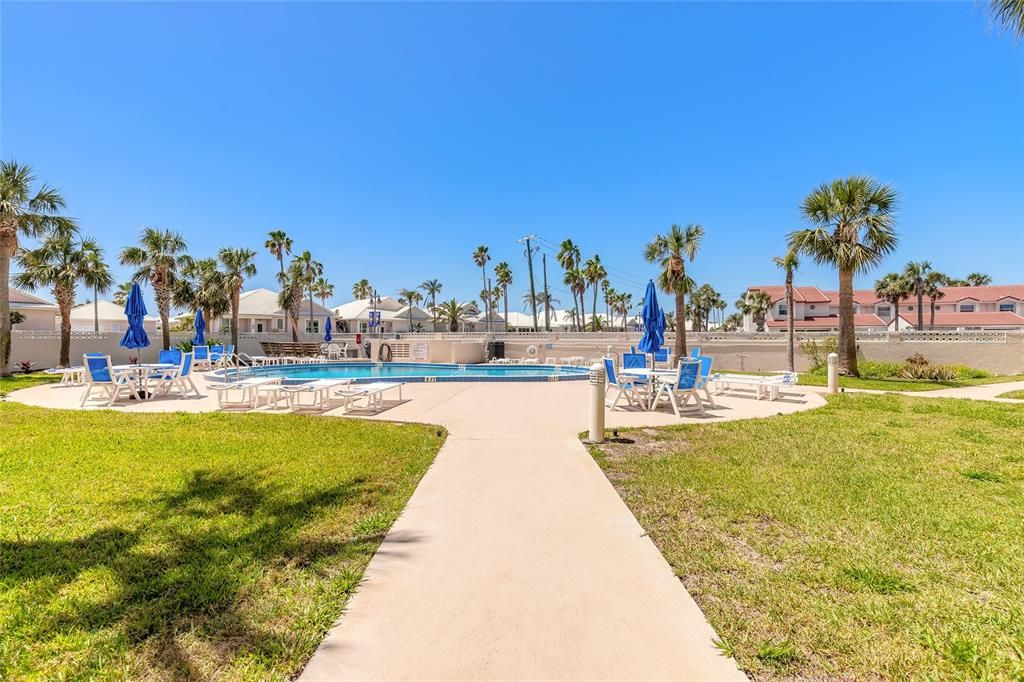 For Sale: $269,000 (2 beds, 2 baths, 1013 Square Feet)
