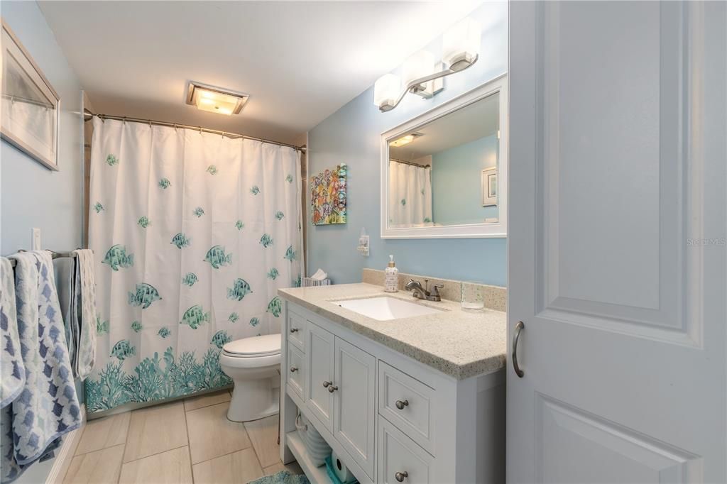 For Sale: $269,000 (2 beds, 2 baths, 1013 Square Feet)