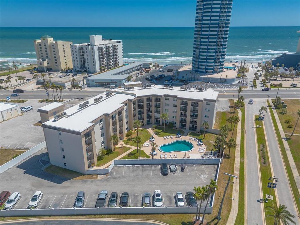 For Sale: $269,000 (2 beds, 2 baths, 1013 Square Feet)