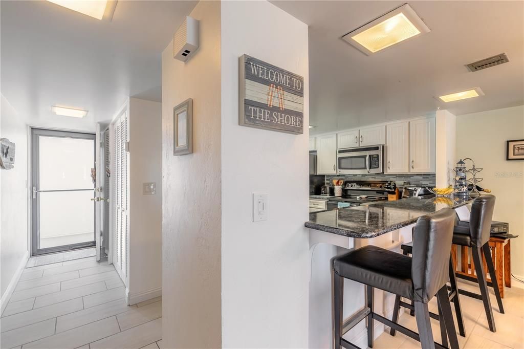 For Sale: $269,000 (2 beds, 2 baths, 1013 Square Feet)