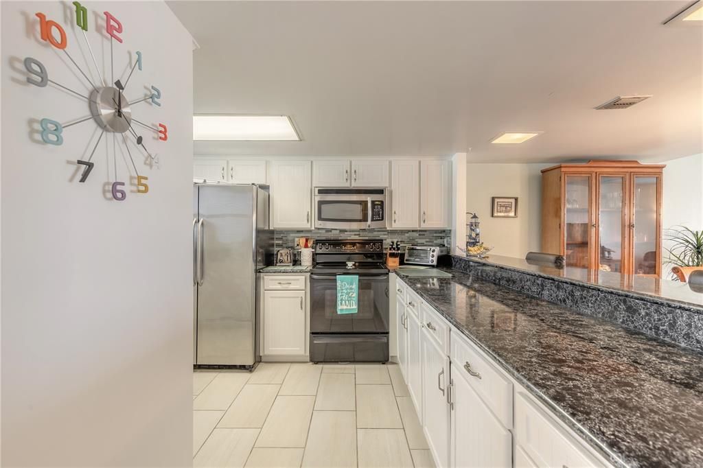 For Sale: $269,000 (2 beds, 2 baths, 1013 Square Feet)