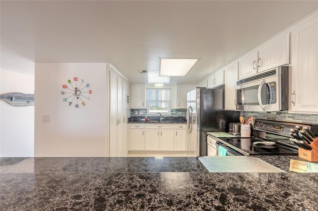For Sale: $269,000 (2 beds, 2 baths, 1013 Square Feet)