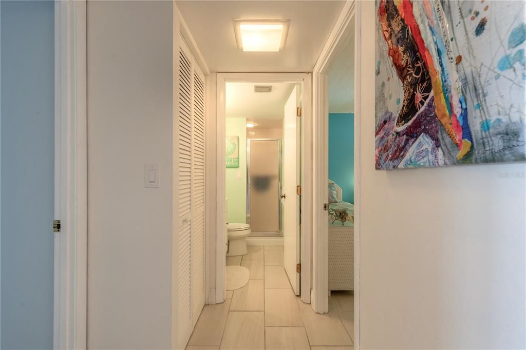For Sale: $269,000 (2 beds, 2 baths, 1013 Square Feet)