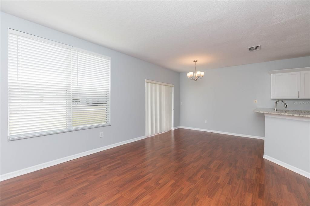Active With Contract: $219,900 (3 beds, 2 baths, 1387 Square Feet)