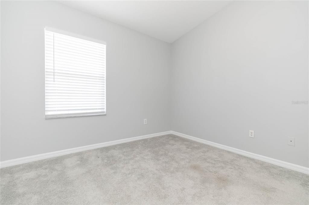 Active With Contract: $219,900 (3 beds, 2 baths, 1387 Square Feet)