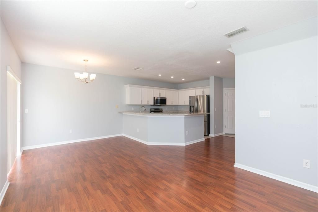 Active With Contract: $219,900 (3 beds, 2 baths, 1387 Square Feet)