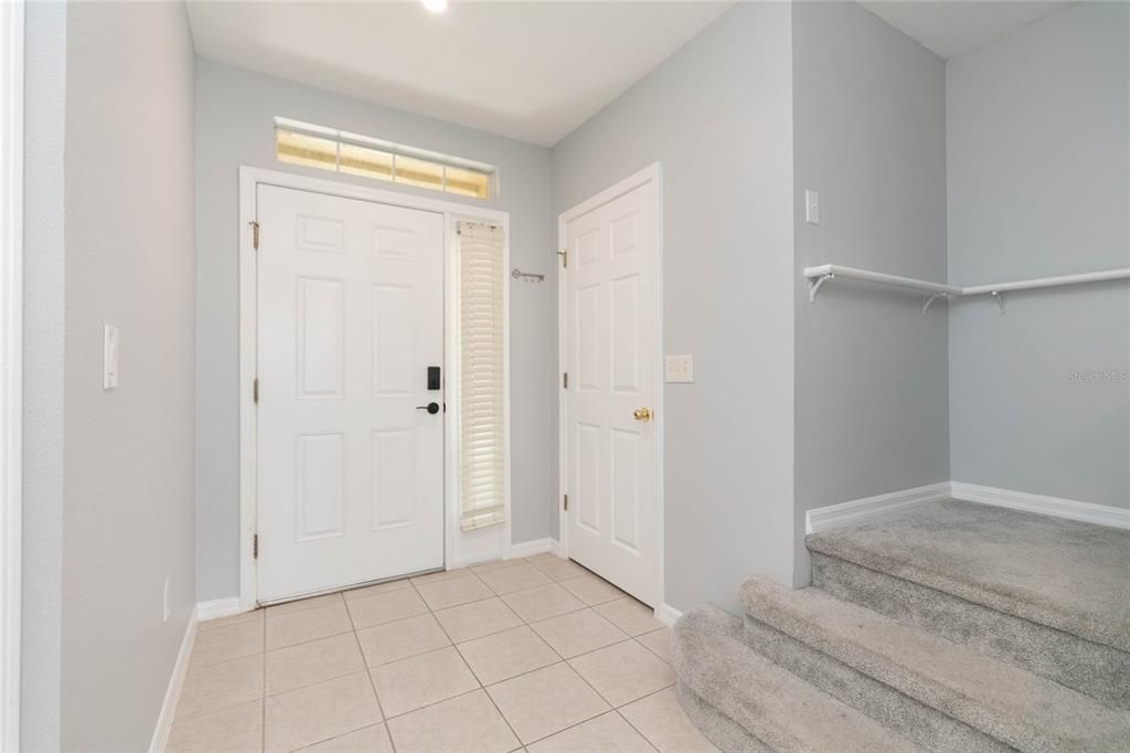 Active With Contract: $219,900 (3 beds, 2 baths, 1387 Square Feet)