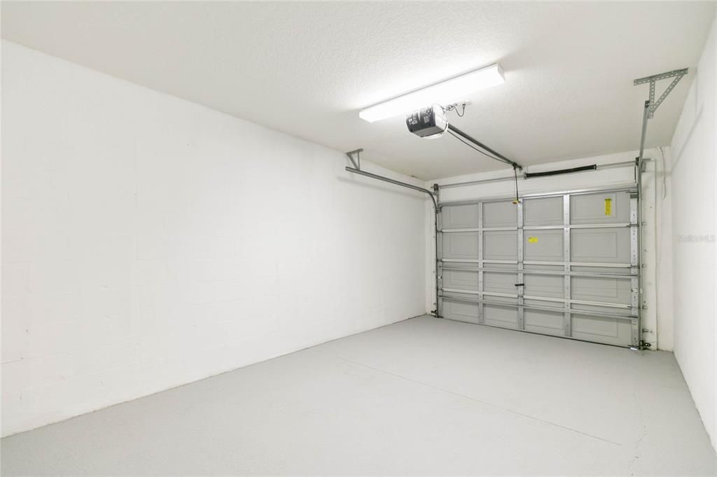 Active With Contract: $219,900 (3 beds, 2 baths, 1387 Square Feet)