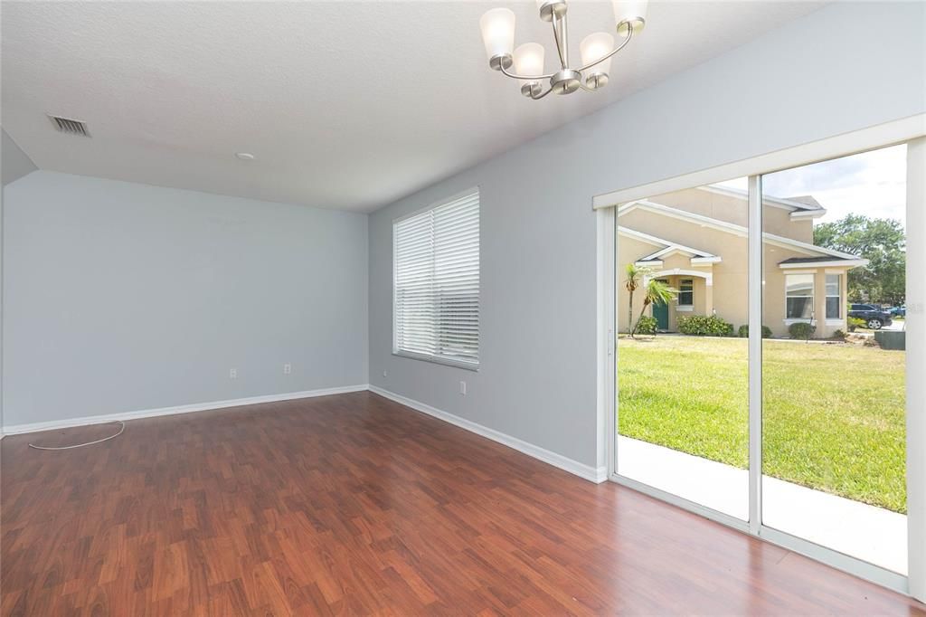 Active With Contract: $219,900 (3 beds, 2 baths, 1387 Square Feet)