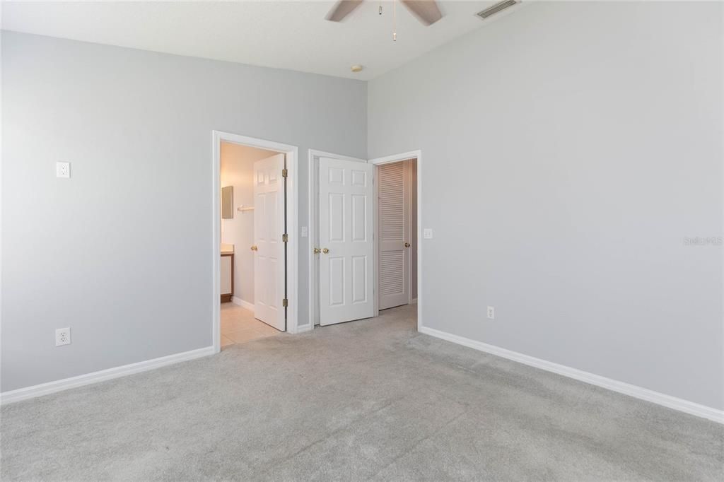 Active With Contract: $219,900 (3 beds, 2 baths, 1387 Square Feet)