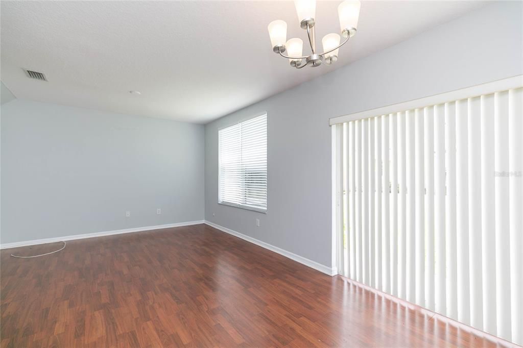 Active With Contract: $219,900 (3 beds, 2 baths, 1387 Square Feet)