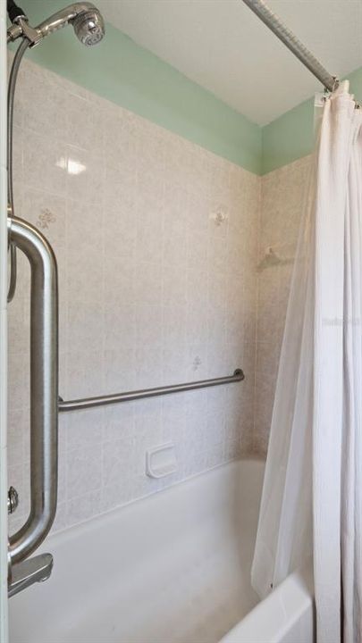 На продажу: $265,000 (3 спален, 2 ванн, 1318 Квадратных фут)
