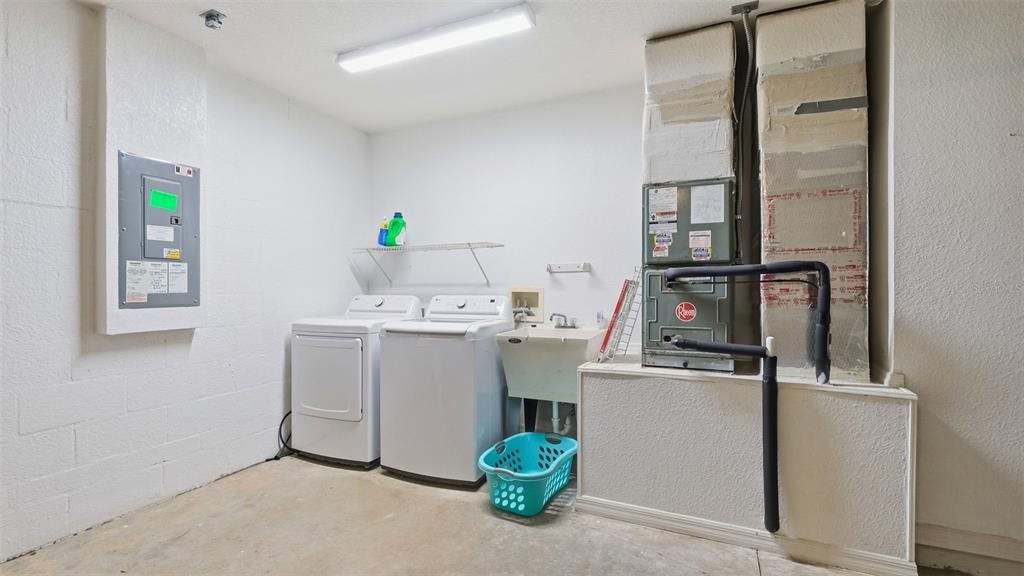 На продажу: $265,000 (3 спален, 2 ванн, 1318 Квадратных фут)