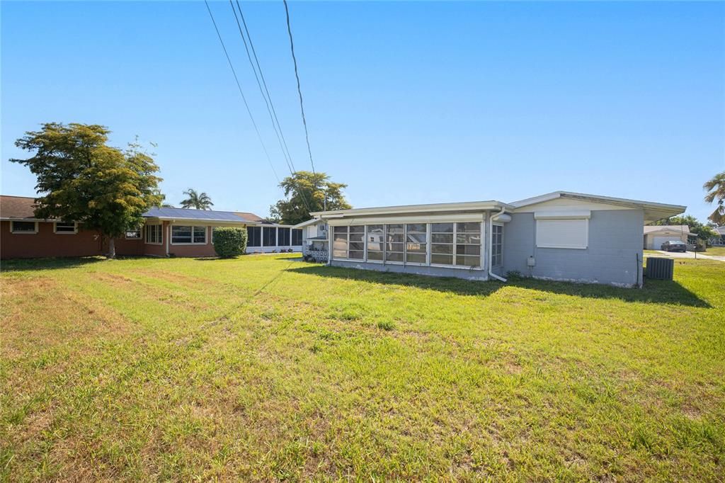 Под контрактом: $150,000 (2 спален, 1 ванн, 993 Квадратных фут)