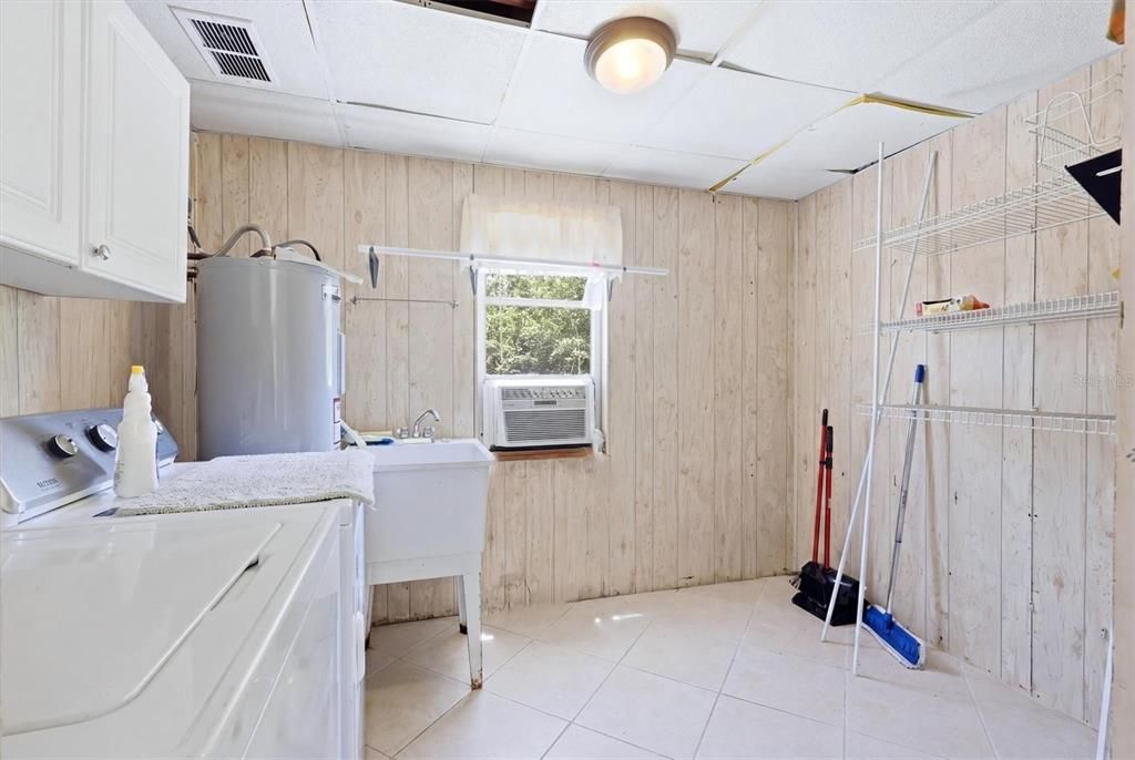 Activo con contrato: $219,900 (2 camas, 2 baños, 931 Pies cuadrados)