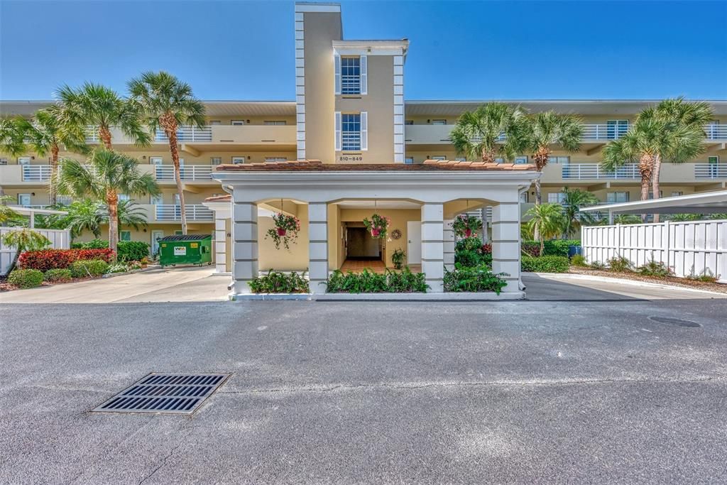 For Sale: $210,000 (2 beds, 2 baths, 997 Square Feet)