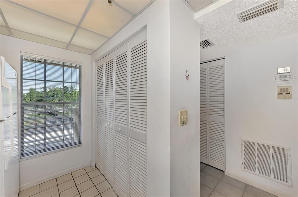 For Sale: $210,000 (2 beds, 2 baths, 997 Square Feet)