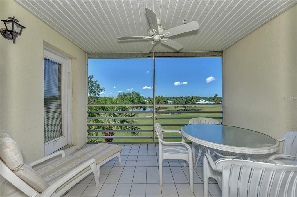 For Sale: $210,000 (2 beds, 2 baths, 997 Square Feet)