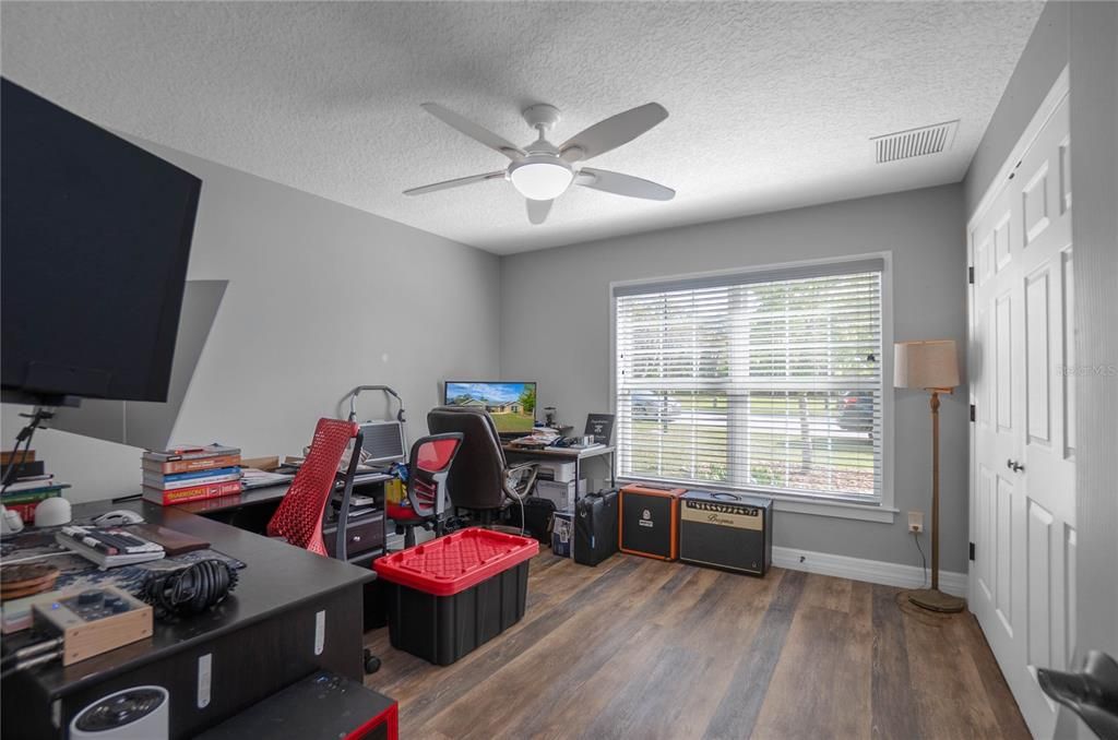 For Sale: $370,000 (4 beds, 3 baths, 2079 Square Feet)