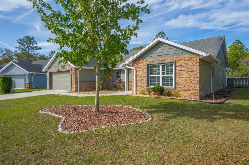 For Sale: $370,000 (4 beds, 3 baths, 2079 Square Feet)