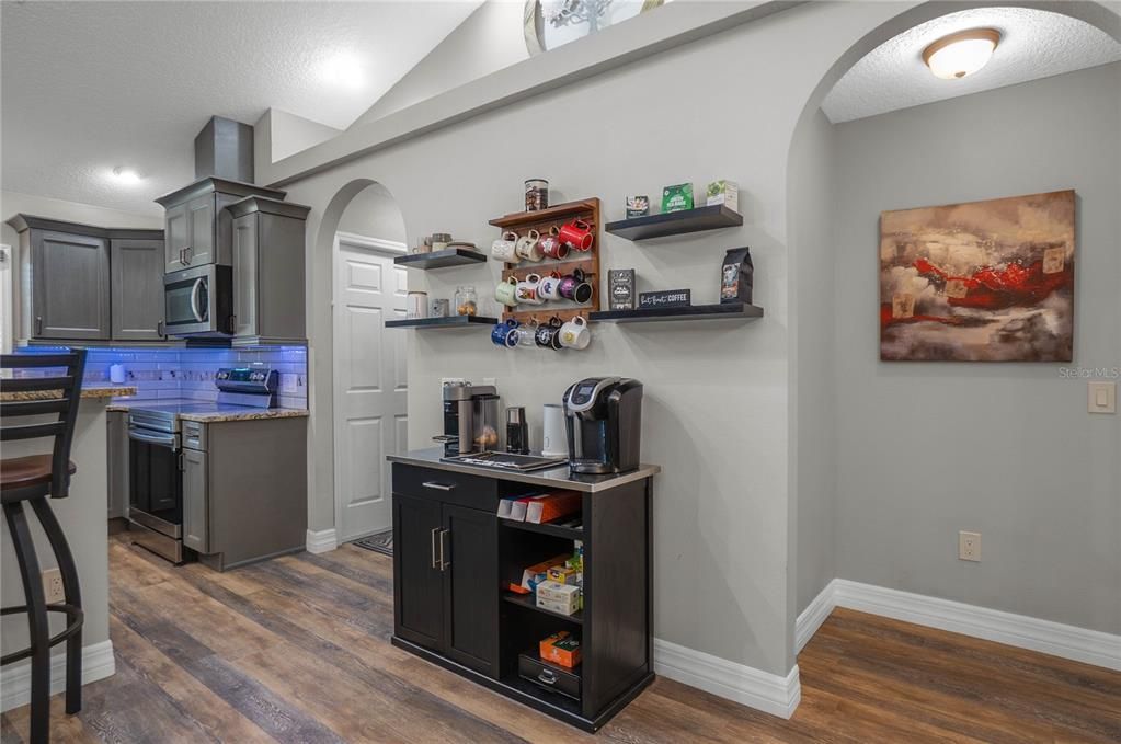 For Sale: $370,000 (4 beds, 3 baths, 2079 Square Feet)