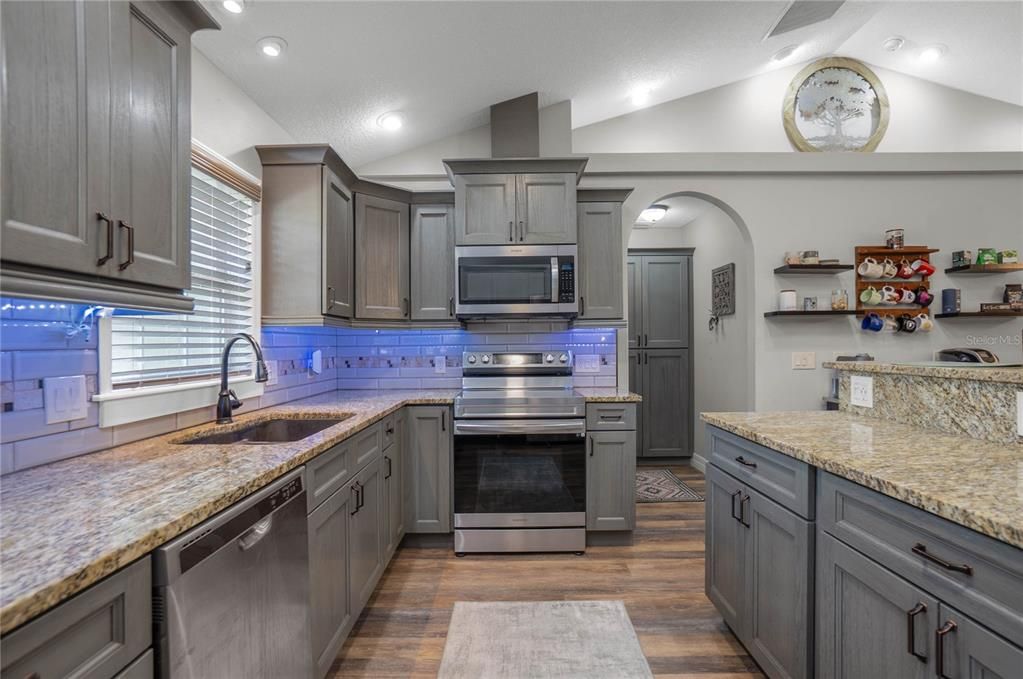 For Sale: $370,000 (4 beds, 3 baths, 2079 Square Feet)