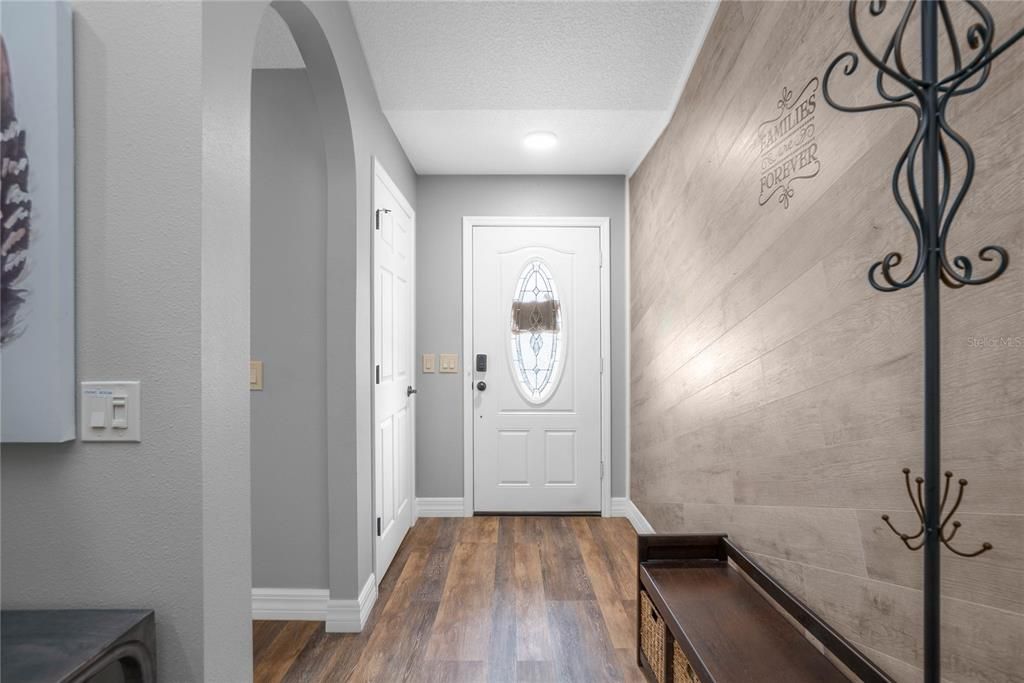 For Sale: $370,000 (4 beds, 3 baths, 2079 Square Feet)