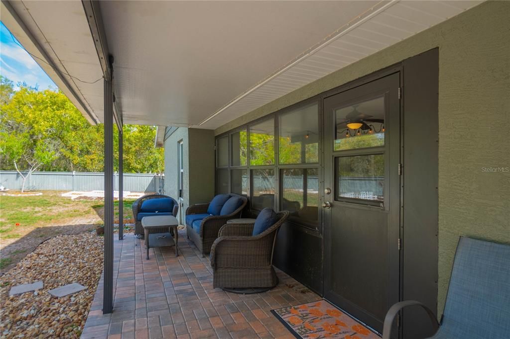 For Sale: $370,000 (4 beds, 3 baths, 2079 Square Feet)
