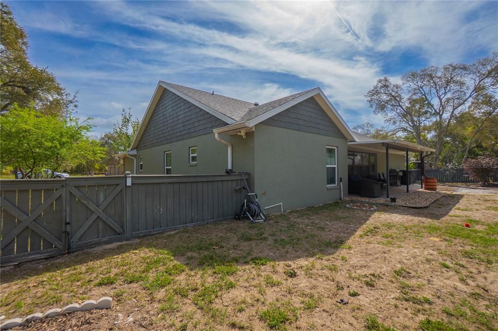 For Sale: $370,000 (4 beds, 3 baths, 2079 Square Feet)