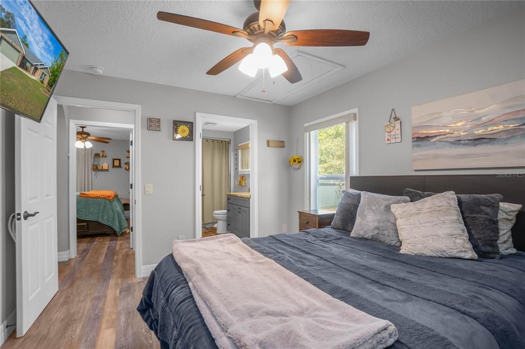 For Sale: $370,000 (4 beds, 3 baths, 2079 Square Feet)