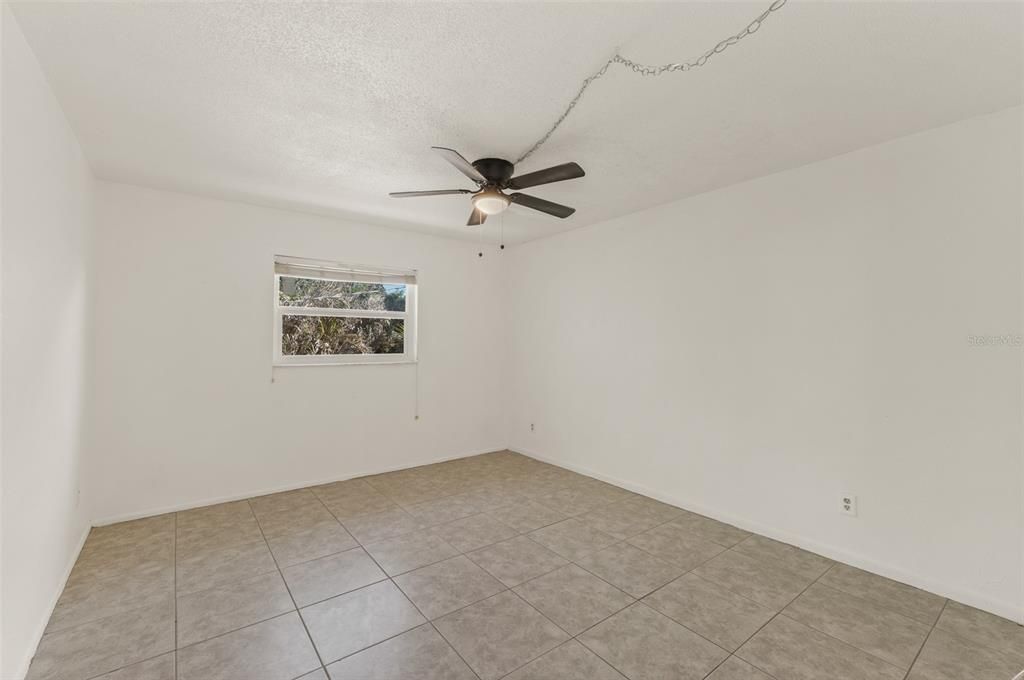 For Sale: $130,000 (2 beds, 2 baths, 972 Square Feet)