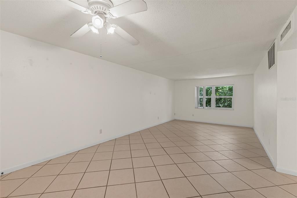 For Sale: $130,000 (2 beds, 2 baths, 972 Square Feet)