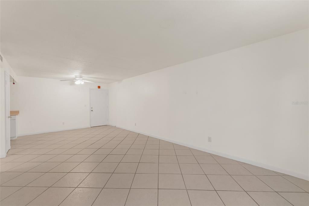 For Sale: $130,000 (2 beds, 2 baths, 972 Square Feet)