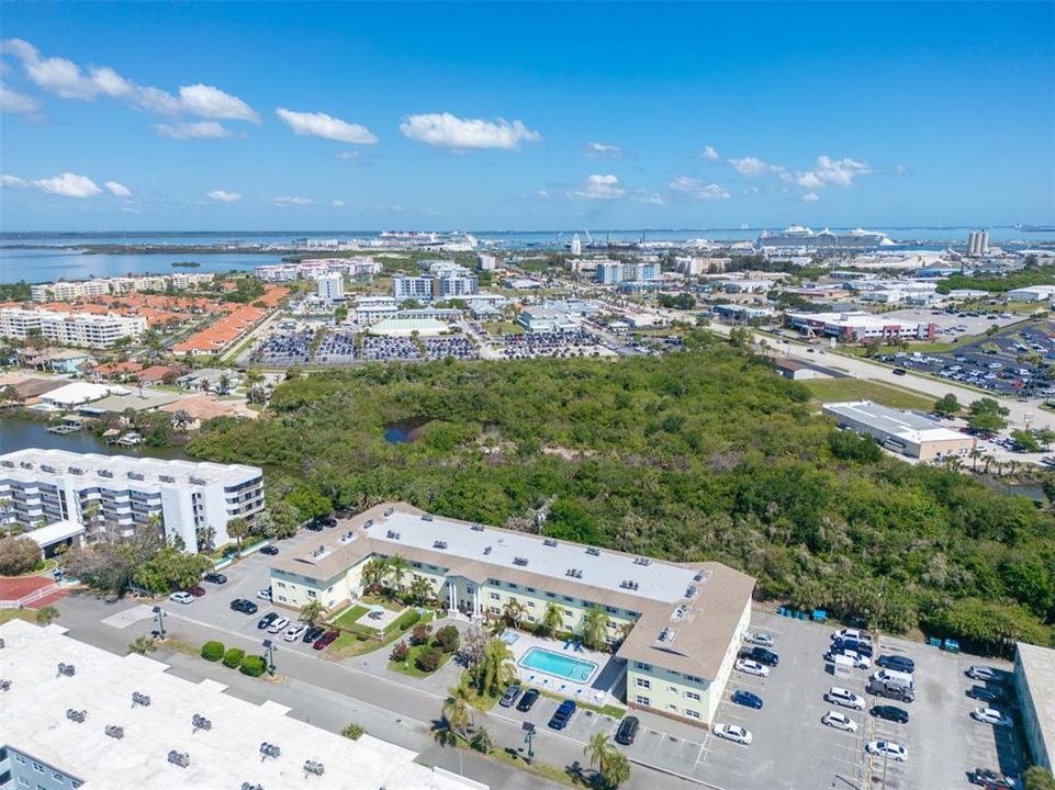 For Sale: $130,000 (2 beds, 2 baths, 972 Square Feet)