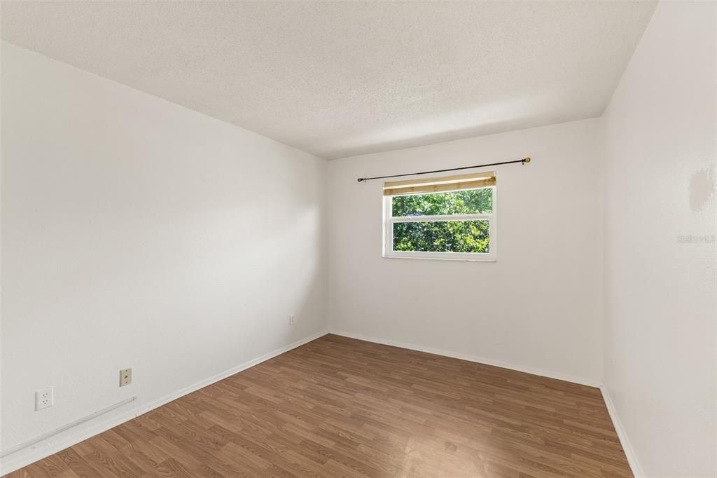 For Sale: $130,000 (2 beds, 2 baths, 972 Square Feet)