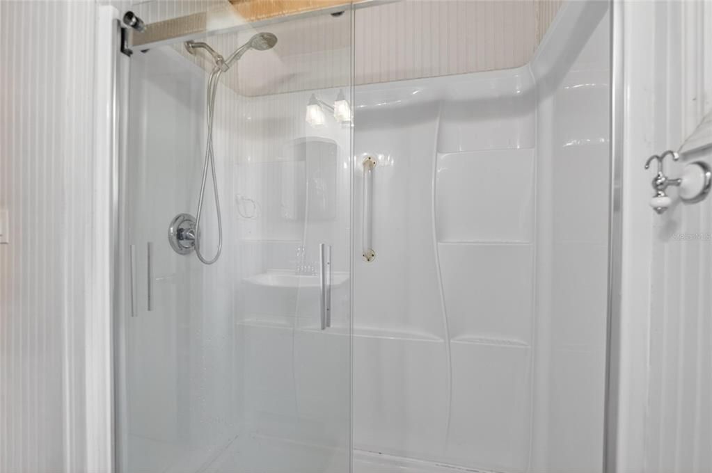 Под контрактом: $224,990 (3 спален, 1 ванн, 864 Квадратных фут)