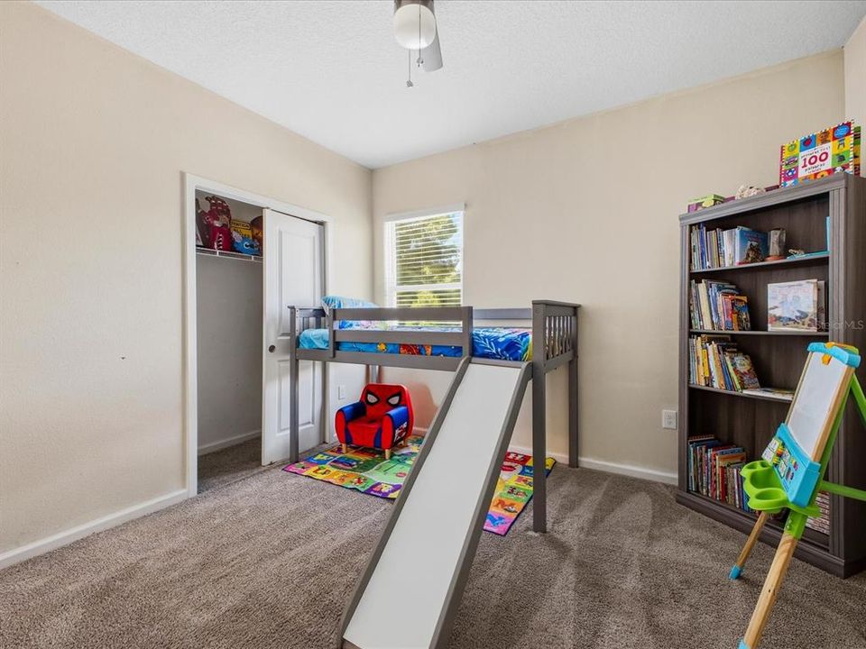 Activo con contrato: $540,000 (5 camas, 3 baños, 2607 Pies cuadrados)