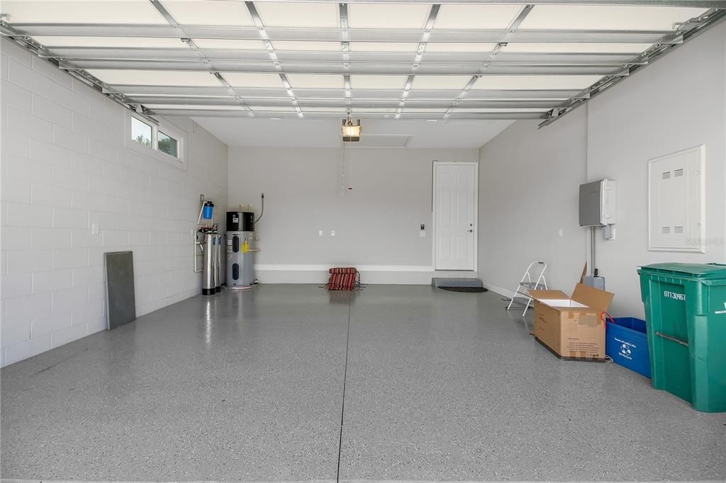 For Sale: $300,000 (3 beds, 2 baths, 1634 Square Feet)