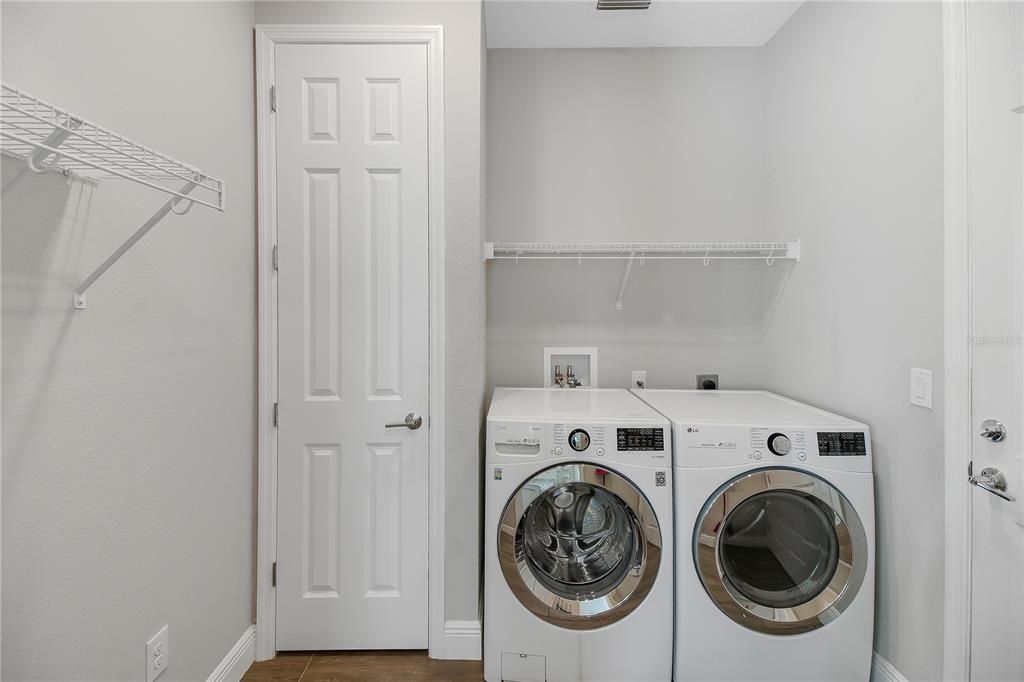 For Sale: $300,000 (3 beds, 2 baths, 1634 Square Feet)