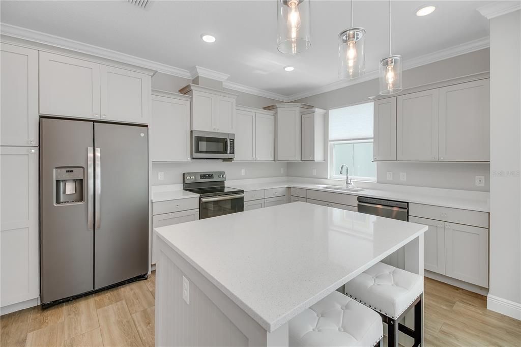For Sale: $300,000 (3 beds, 2 baths, 1634 Square Feet)